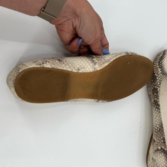 STUART Weitzman snake print rounded toe flats size 9 - Picture 8 of 8